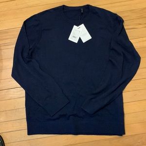 Sweater navy Theory